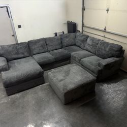 Mammoth Sectional 🚀FREE DELIVERY🚀