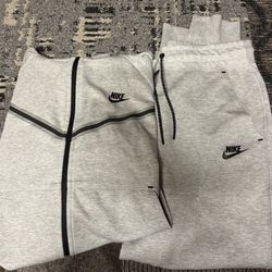 Nike Tech Set
