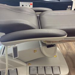 Electric Medical Procedure Chair / Exam Table (USED)