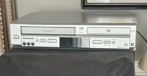 PANASONIC VHS / DVD PLAYER