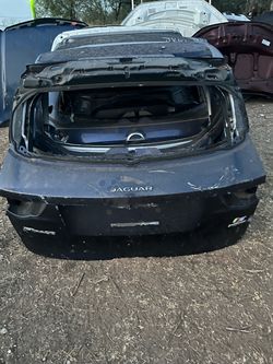 2021- 2022 BLACK JAGUAR F-PACE LIFTGATE OEM
