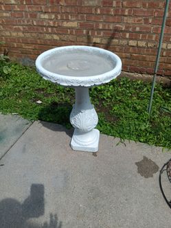 Henry Studios Heavy Solid Concrete Outdoor Patio Birdbath