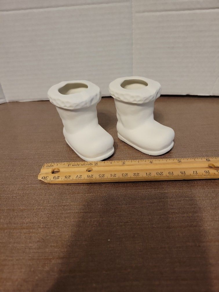 Bisque Ready-to-paint Set Of 2 Santa Claus Boots, Small
