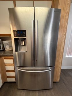 Samsung 22.5 cu ft French Door Fridge w/ Ice & Water, Stainless