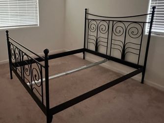 Queen size Metal bed frame