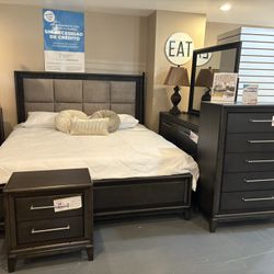 New 5pc King Bedroom Set