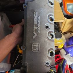 Valve cover honda