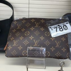 LOUIS VUITTON