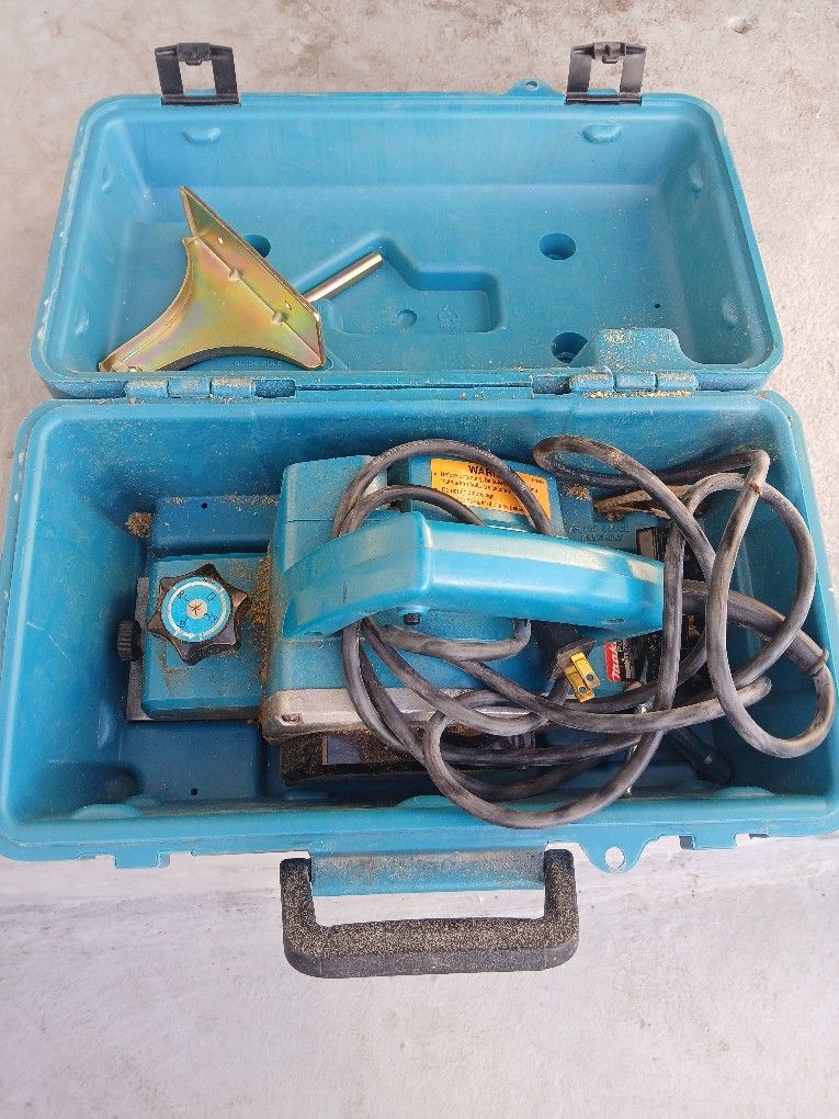 MAKITA PLANER WITH CASE 