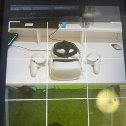 Oculus Quest 2 (kinda Bad Condition.)