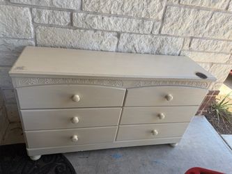 Dresser