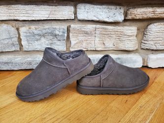 UGG Classic Slippers Dark Brown US Size 8 New 