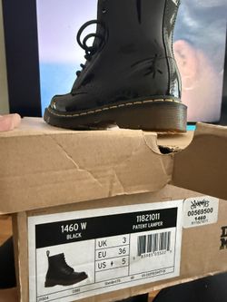 DR MARTENS