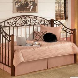Twin size Ashley furniture wyatt Day Bed