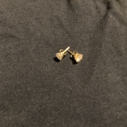 Stamp 14 Kts Earrings One Gram