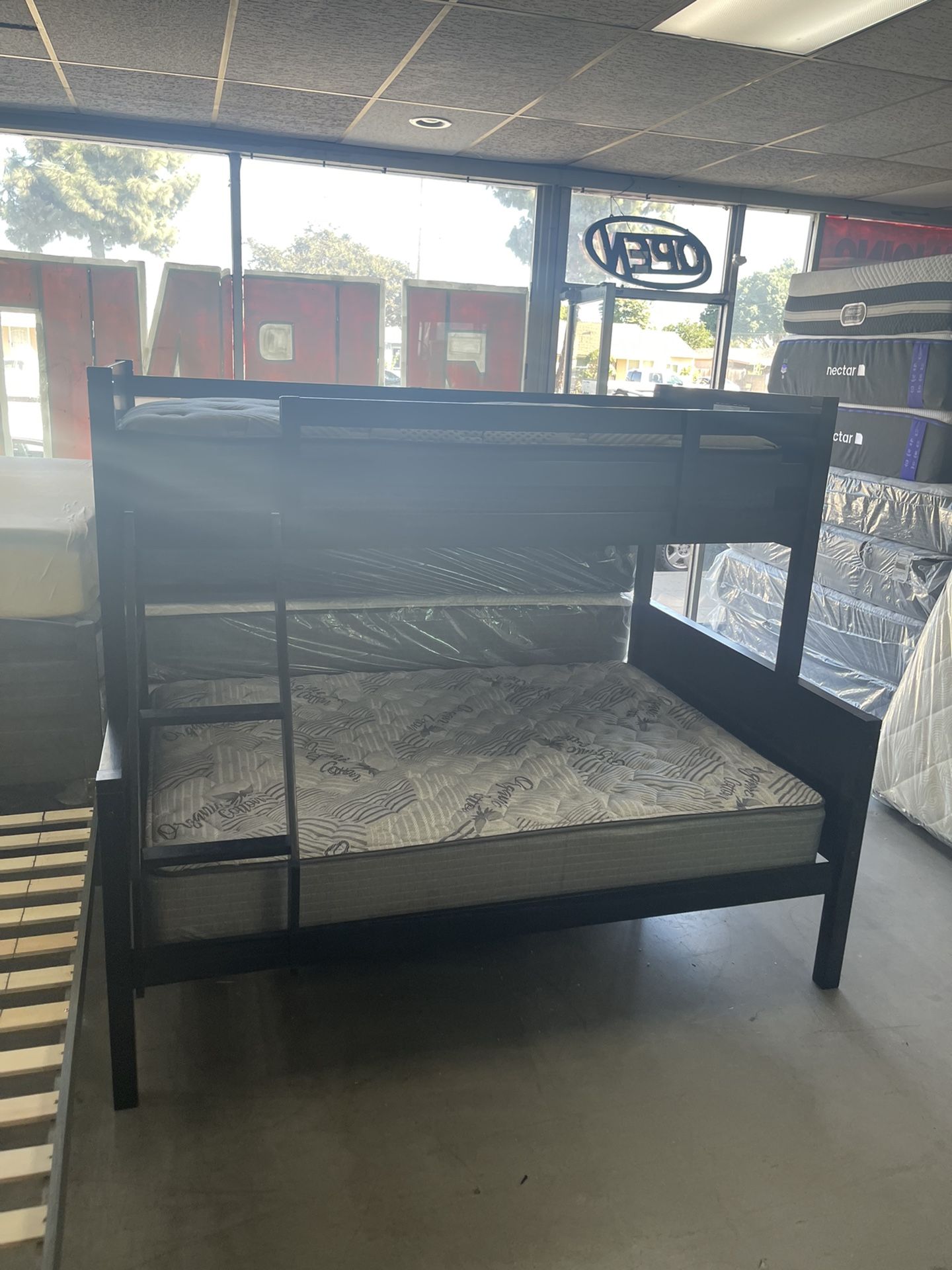 Beautiful New Twin Full Complete Set Bunkbed