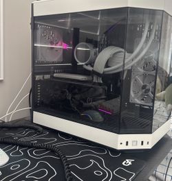 White Gaming PC