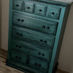 Dresser  $20