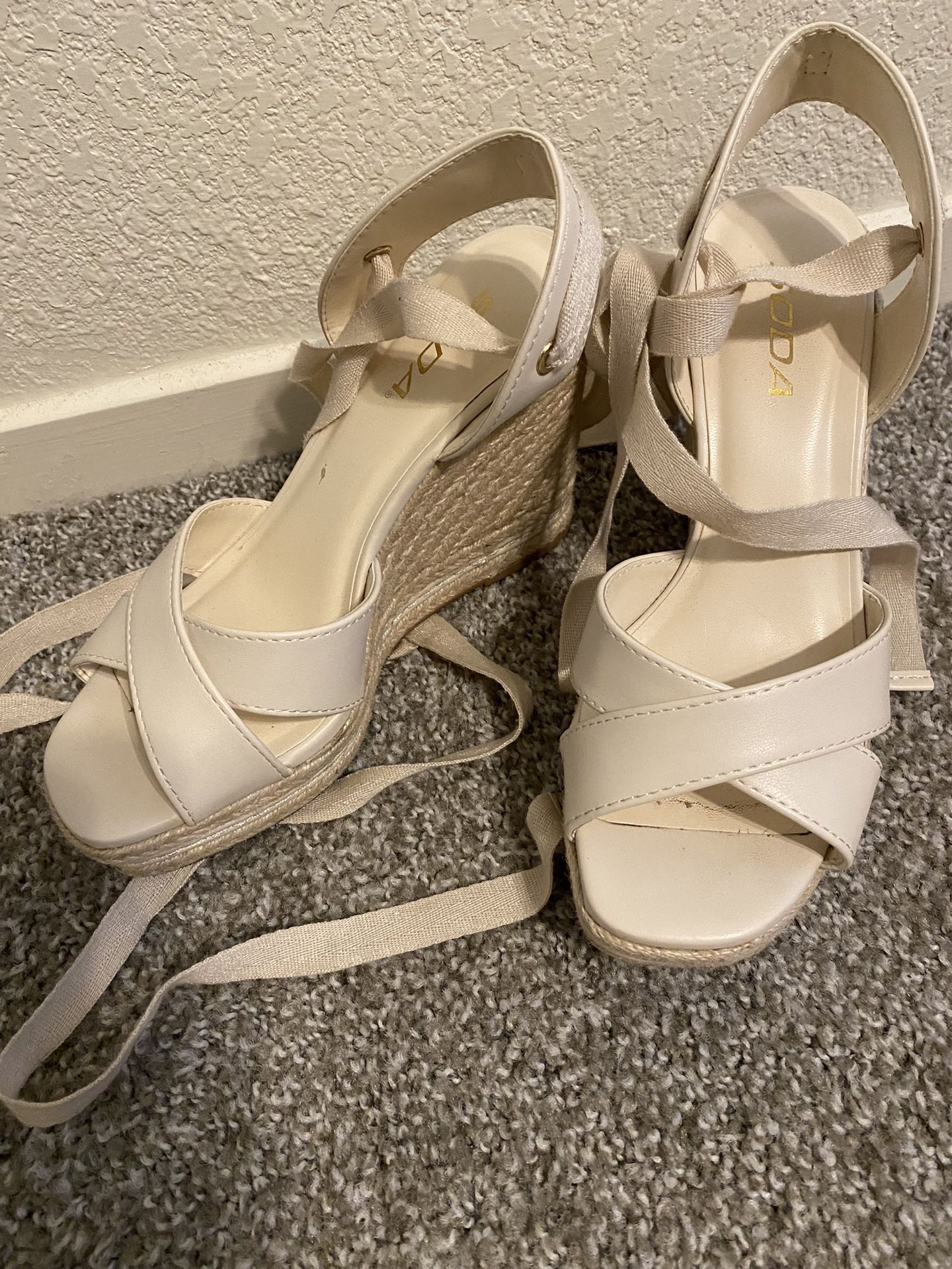 Women’s Lace Up Wedge