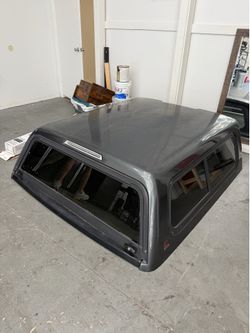 Leer Legend 100R Camper Shell  2016-2023 Toyota Tacoma Double Cab 5 foot bed Gray