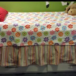 Blanket And Bed Skirt
