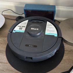 Shark Matrix 2-in-1 Robot Vacuum, Multi-Surface, Pet Friendly, Mopping Capability, Matrix Navigation