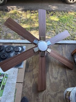 6 Blade Ceiling Fan with Light Kit w/ remote
