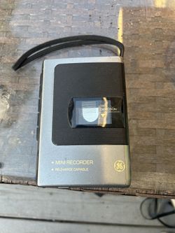 vintage GE General Electric Mini Cassette Recorder, model 3-5353B.