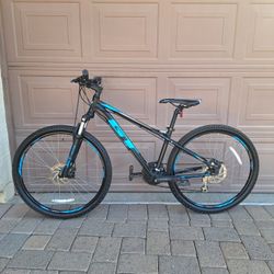 GT AGGRESORE PRO 27.5 INCH MOUNTAIN BIKE LIKE ( CHECK MY OTHER BIKES)