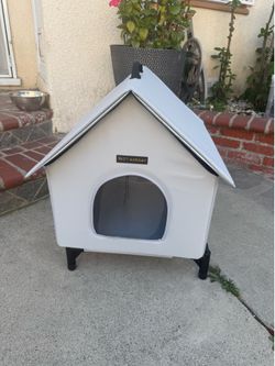 Cat house inside and outside with insolation