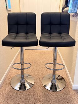 Black bar stools!