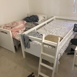 Pottery Barn Bunk Beds , Comes as a set