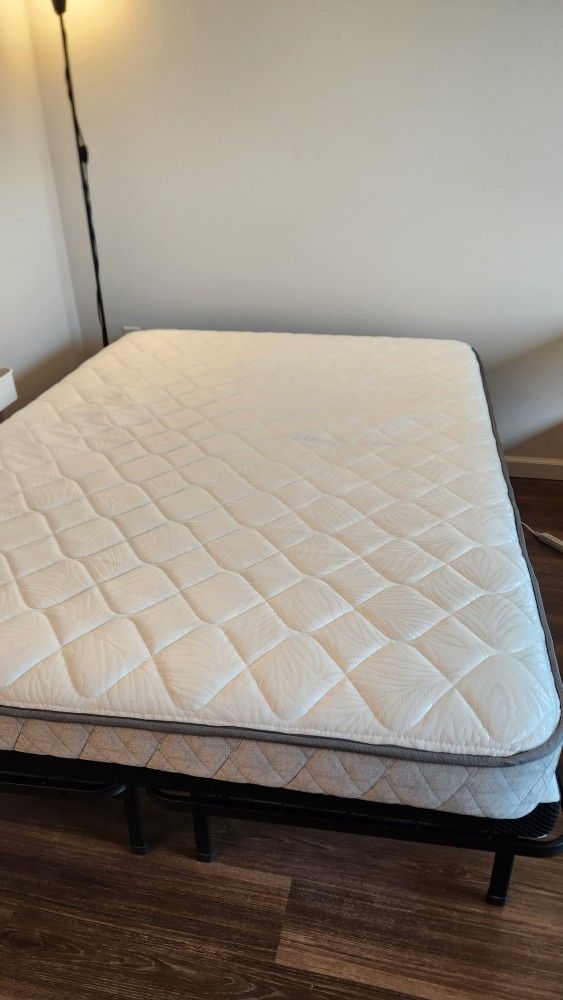Full Size Mattress Great Condition