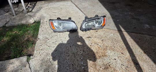 Chrysler 300 headlights