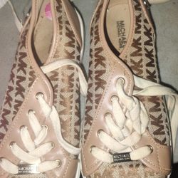 Shoes 👟 Available 