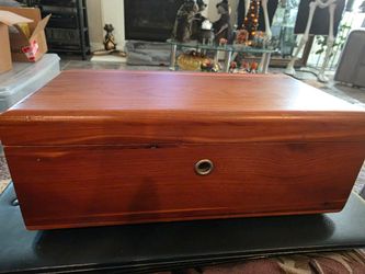 Lane Redwood Keepsake Box with Keyhole!