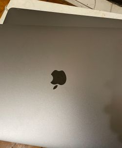 2018 500gb MacBook With Touch Bar