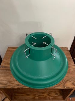Classic Green Heavy-Duty Live Christmas Tree Stand