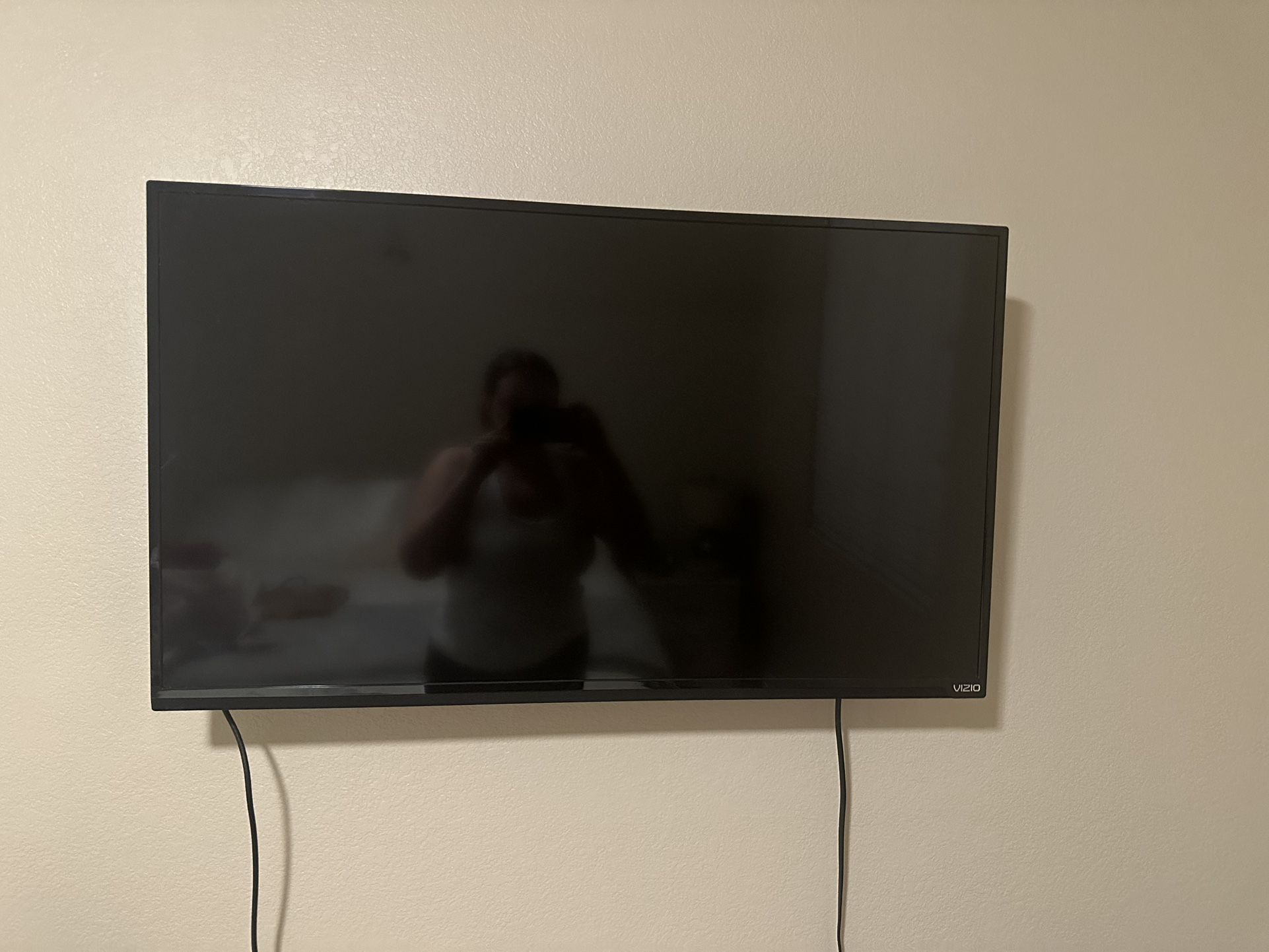 56 Inch LG SmartTV w/Wall mount