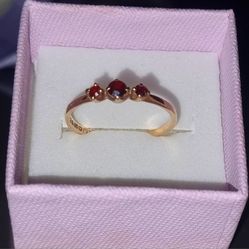 Vintage 9K Gold Garnet Ring – Size 8 – Stamped G&JT 375