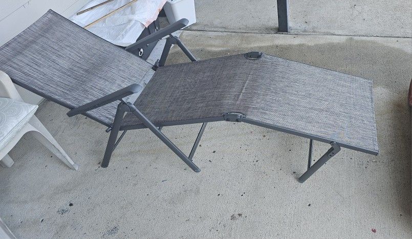 COSTWAY Folding Chaise Lounge, Lightweight & Breathable Fabric, Outdoor Tanning Recliner Chair for Deck, Beach (Grey)