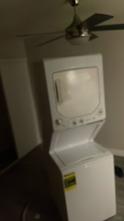 GE STACKABLE WASHER AND DRYER 200$