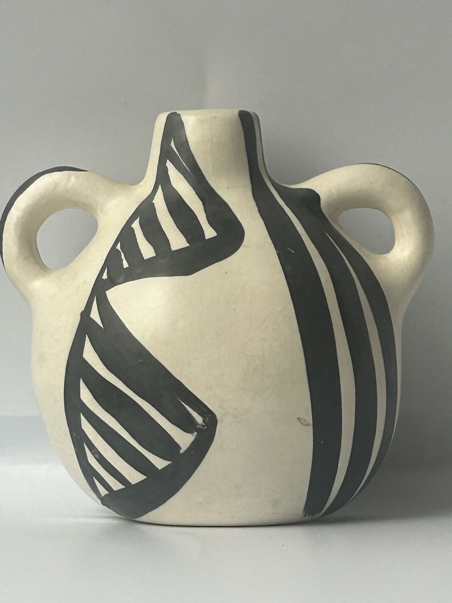 MERSA VERDE NATIONAL PARK, BLACK AND WHITE NATIVE AMERICAN WEDDING VASE