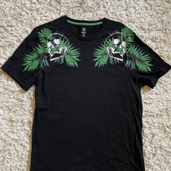 Semi New I.N.C. International Concepts Black w/Skulls Design Men’s T-Shirt Size X-Small