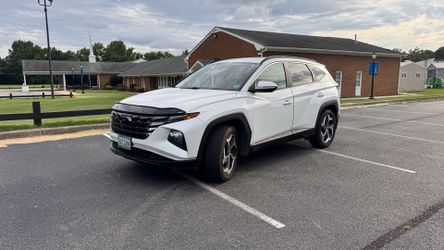 2022 Hyundai Tucson SEL (Loaded Trim Option)