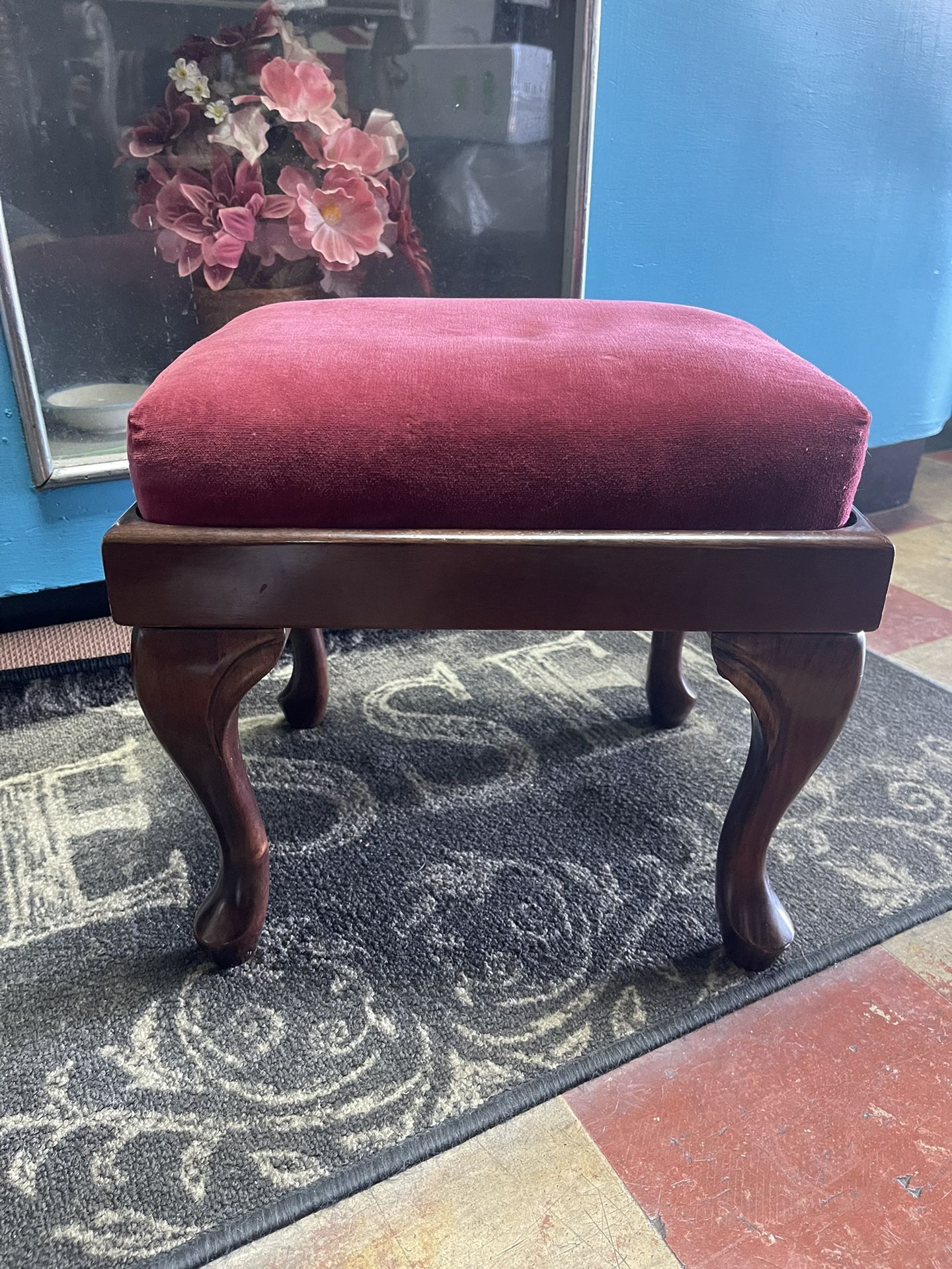 Queen Ann Foot Stool