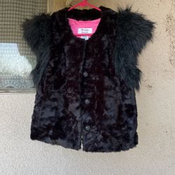 Woman’s Faux Fur Vest 