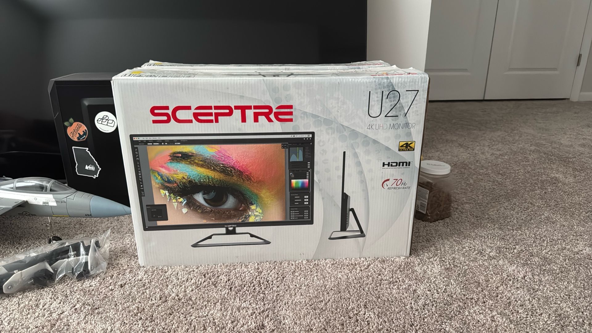 27” 4K Monitors (3)