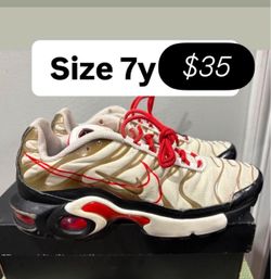 Nikes cheap youth size 7y