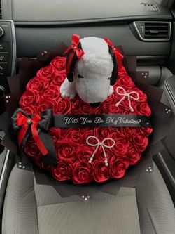 50 ROSAS ETERNAS Y SNOOPY
